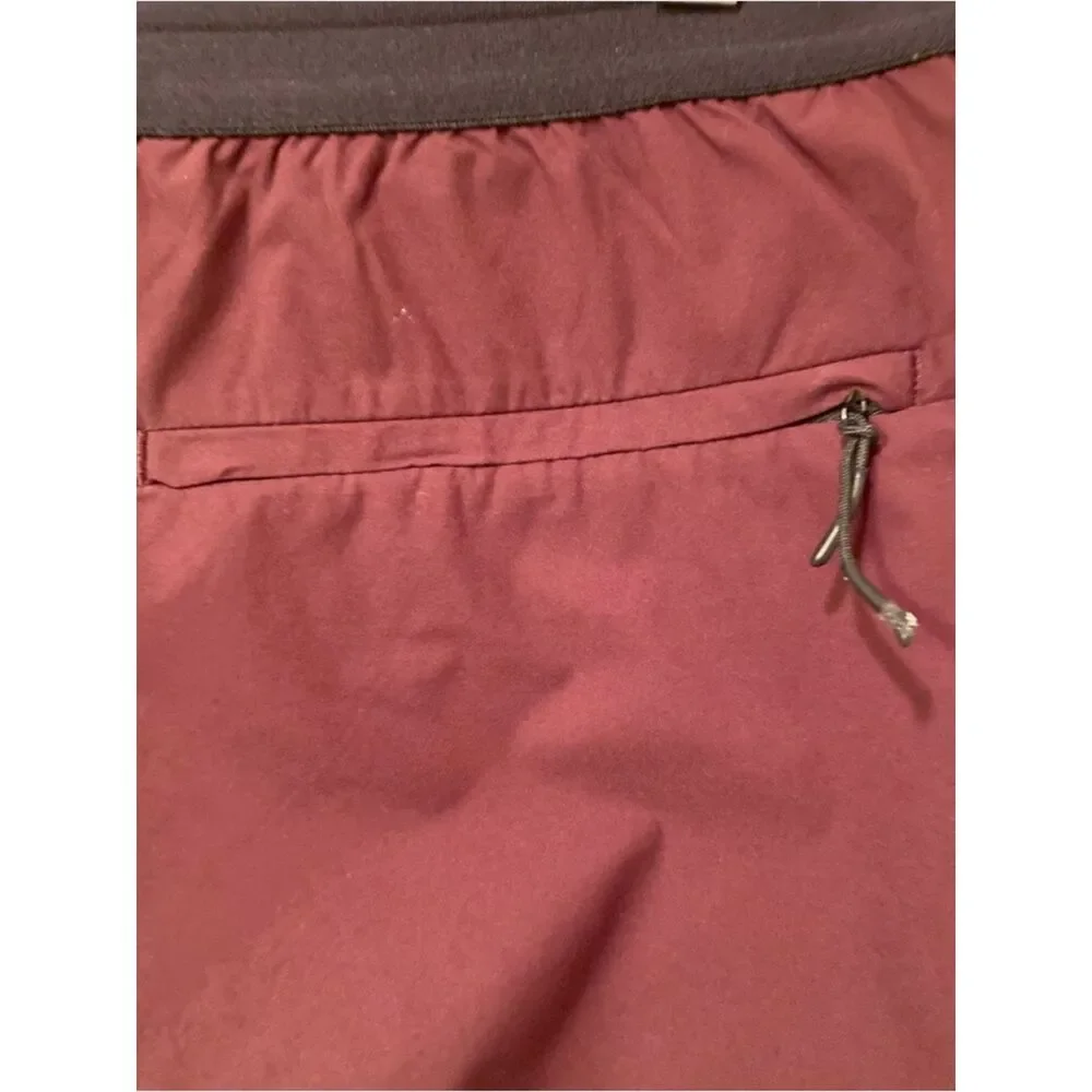 Banana Republic BR Sport Men's Casual Elastic Waist Shorts in Burgundy Size L